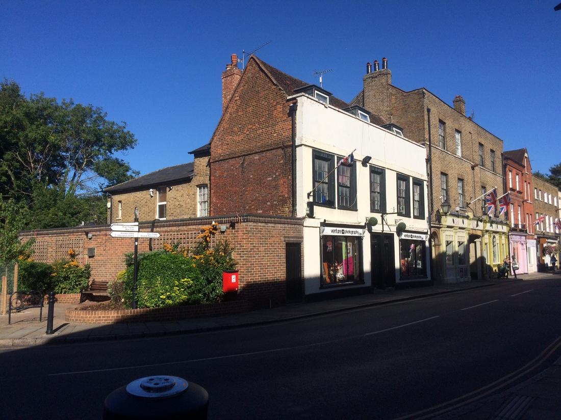 Property For Sale 109 High Street (For Sale), Eton, Windsor, SL4 6AN