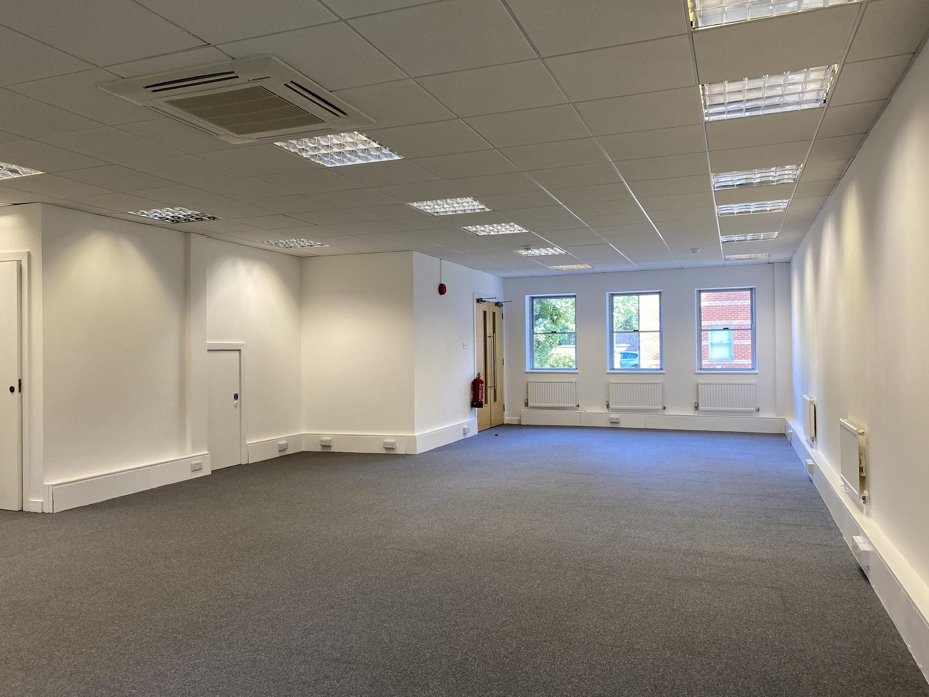 Property To Let 9 Gleneagles Court, Brighton Road, Crawley, West Sussex