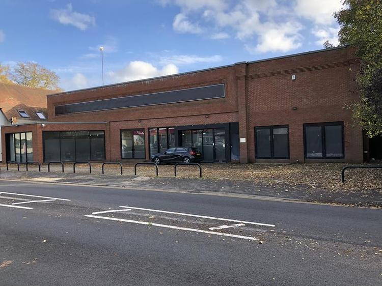 5 commercial properties for sale in Maidenhead, Windsor & Maidenhead