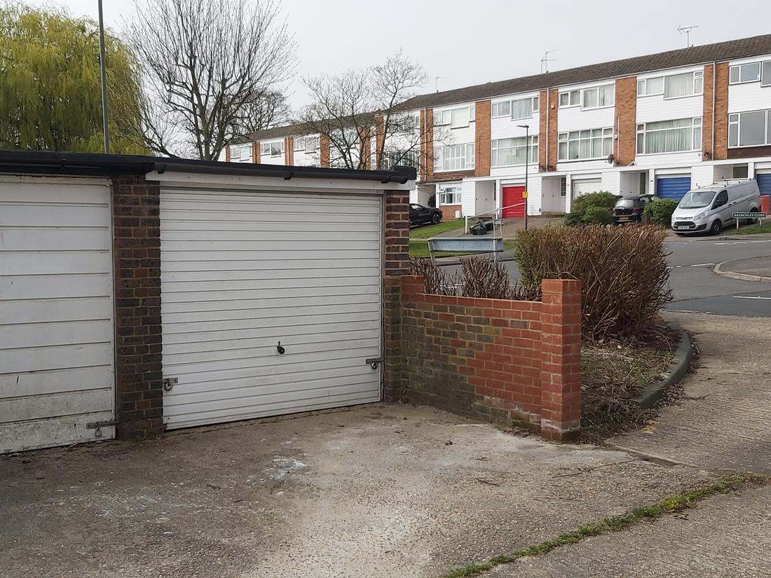 25 commercial properties for sale in Bromley (London Borough), UK Page 1