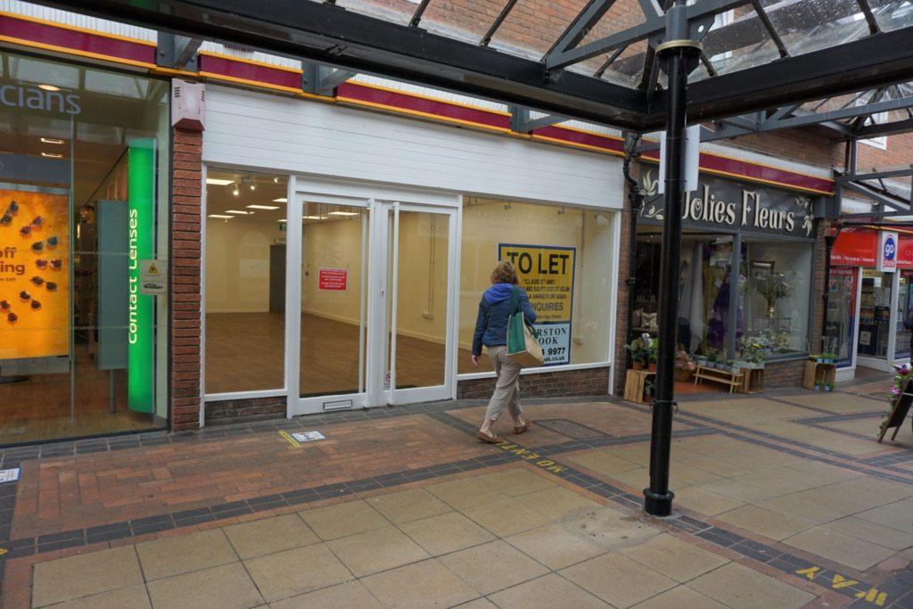5 retail properties for rent in Thornbury, Bristol, UK Page 1